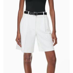 Babaton Aritzia Pleated Bermuda Short in White Size 2